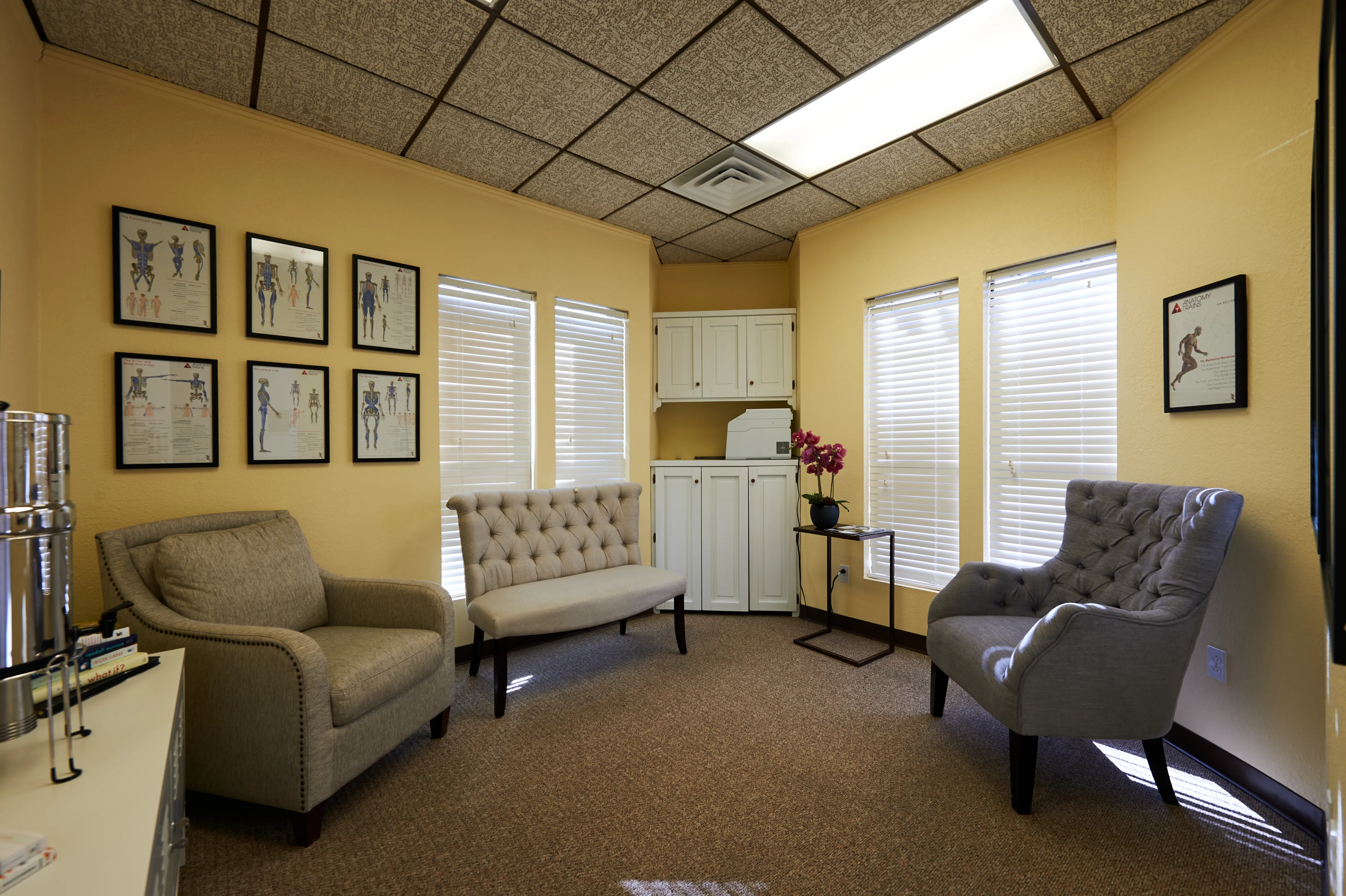 Waiting room at Pain and Performance Solutions